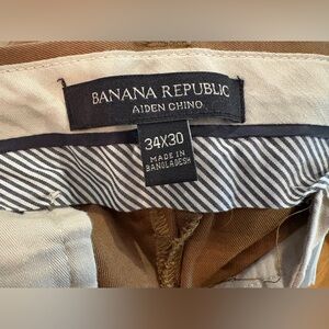 BANANA REPUBLIC • Men's Aiden Chino • Size 34/30